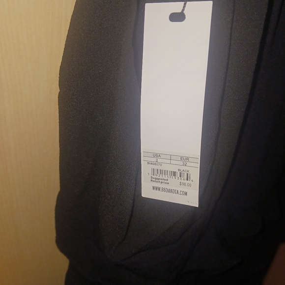 Black dress, nwt, size medium - Picture 4 of 4